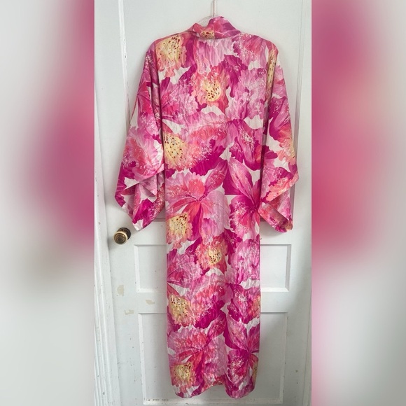 Natori vintage floral pink and red luxury robe Size M $299 - Picture 3 of 3